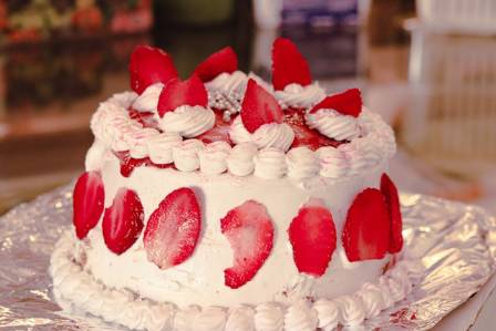 Strawberry Crumb Cake: A Spiced Spring Delight for Every Occasion