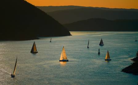 Best Sailboats for Watching Sunsets at Sea
